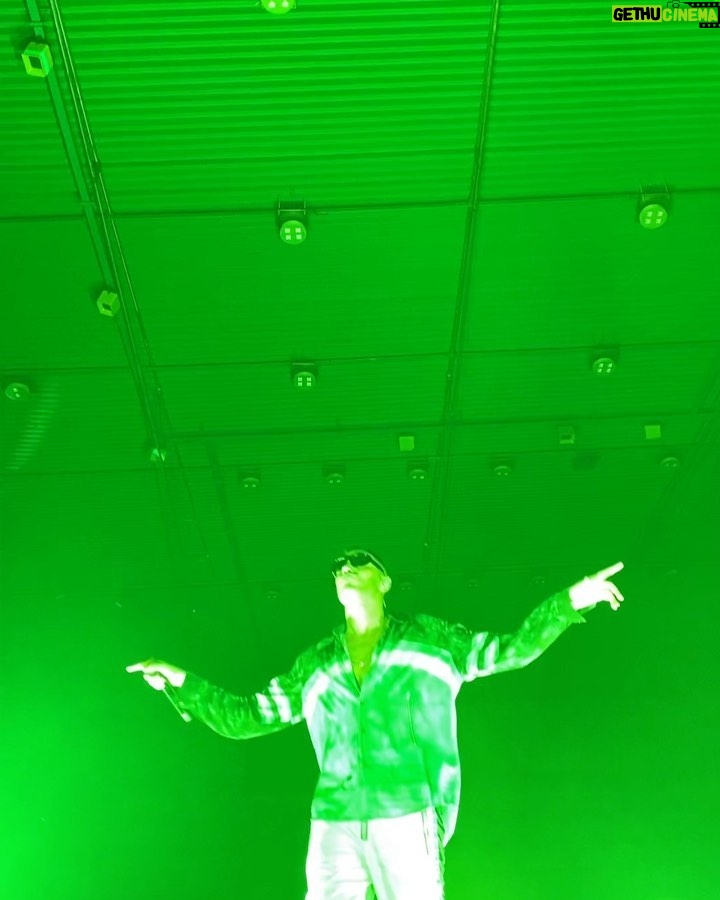 Fabio Bartolo Rizzo Instagram - Catania bedda ❤️🐘 Serata fantastica. Ci vediamo domani a Bologna per la penultima data del tour.