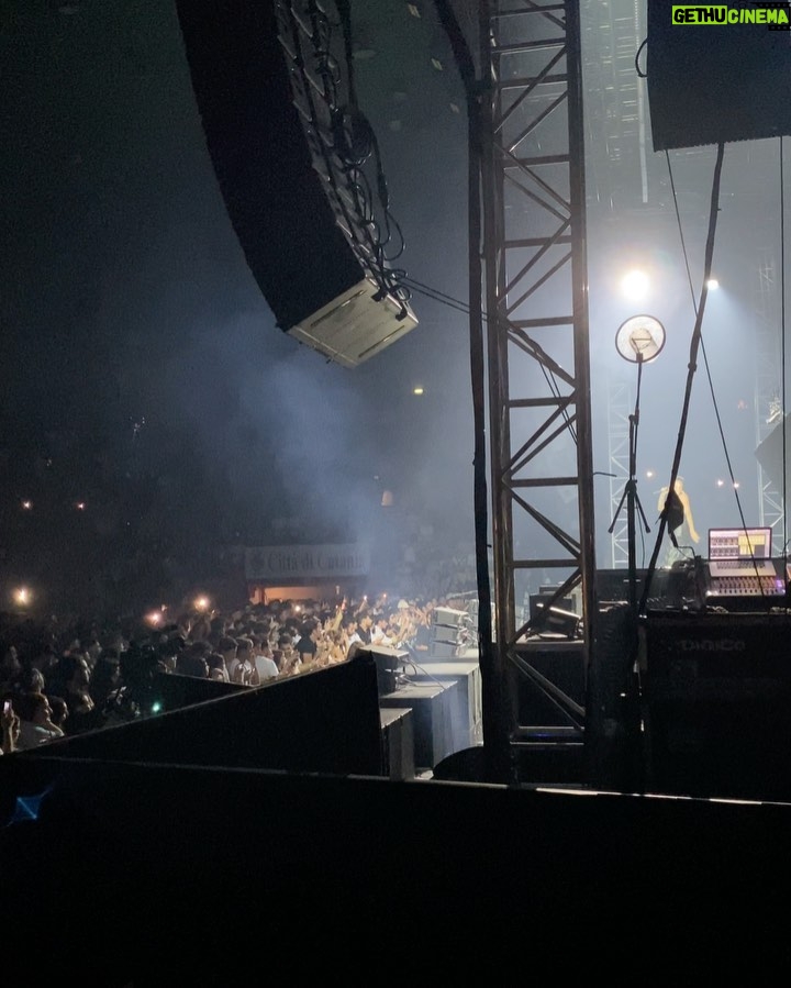 Fabio Bartolo Rizzo Instagram - Catania bedda ❤️🐘 Serata fantastica. Ci vediamo domani a Bologna per la penultima data del tour.