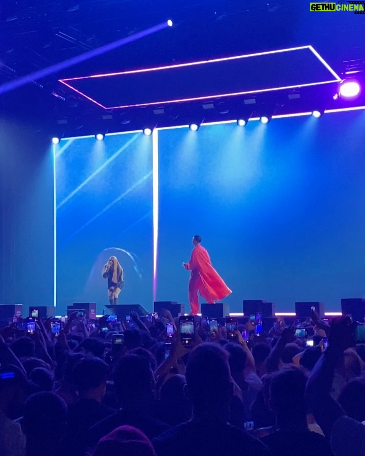 Fabio Bartolo Rizzo Instagram - Catania bedda ❤️🐘 Serata fantastica. Ci vediamo domani a Bologna per la penultima data del tour.