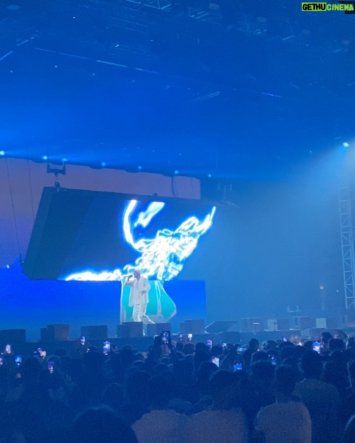 Fabio Bartolo Rizzo Instagram - Catania bedda ❤️🐘 Serata fantastica. Ci vediamo domani a Bologna per la penultima data del tour.