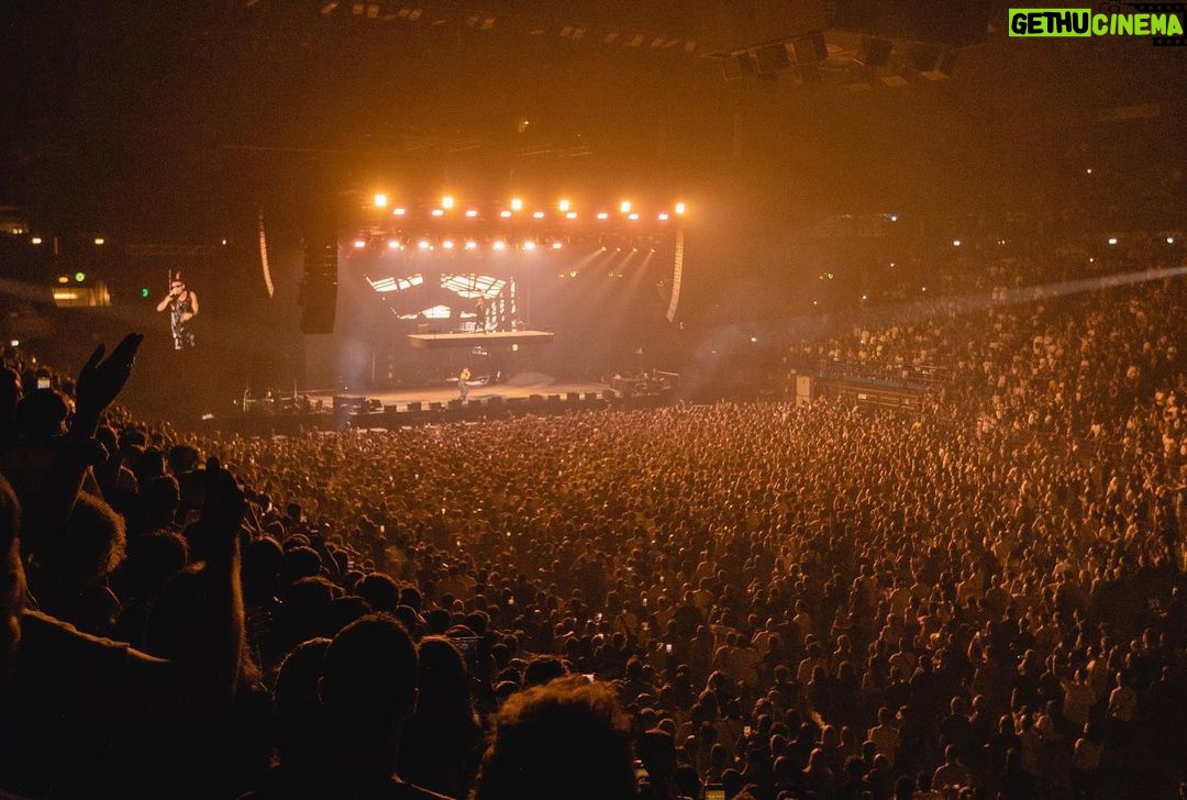 Fabio Bartolo Rizzo Instagram - Seconda tappa al Forum. Oh. Mio. Dio. 😱 Carichi per domani?