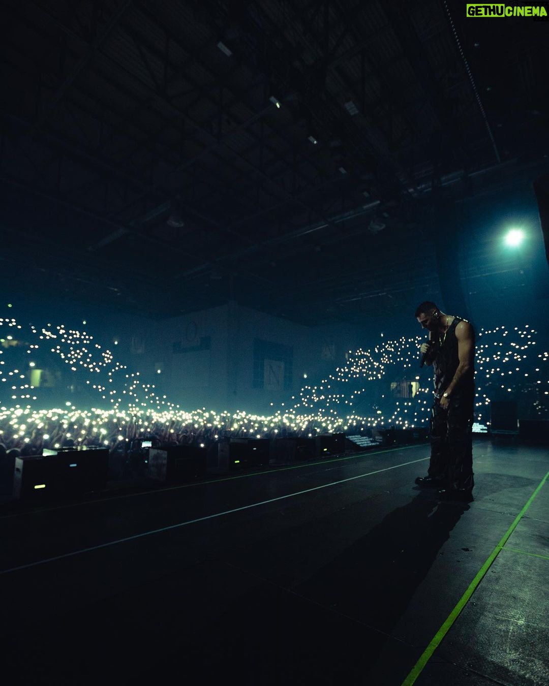 Fabio Bartolo Rizzo Instagram - La data zero a Jesolo è stata un trionfo, non posto molte foto per non spoilerare ..🫢 Domani partiamo a Milano con il primo Forum e uno degli show più potenti che vedrete quest’anno 🔥😎