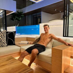 Fabio Quartararo Instagram - 🛎️🧸💆🏻‍♂️