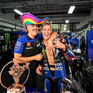 Fabio Quartararo Instagram - NAMASTEEE DUMPP 🇮🇳

🌮😴🧑🏻‍🎨🔋🌷🗞️🤫👻🍾🐒
