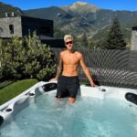 Fabio Quartararo Instagram - Chill time after training ☀️⛰️ Andorra