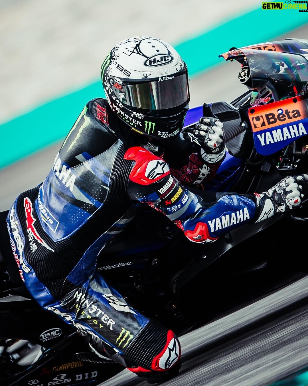 Fabio Quartararo Instagram - Good vibes today ! We keep working 🤙🏼