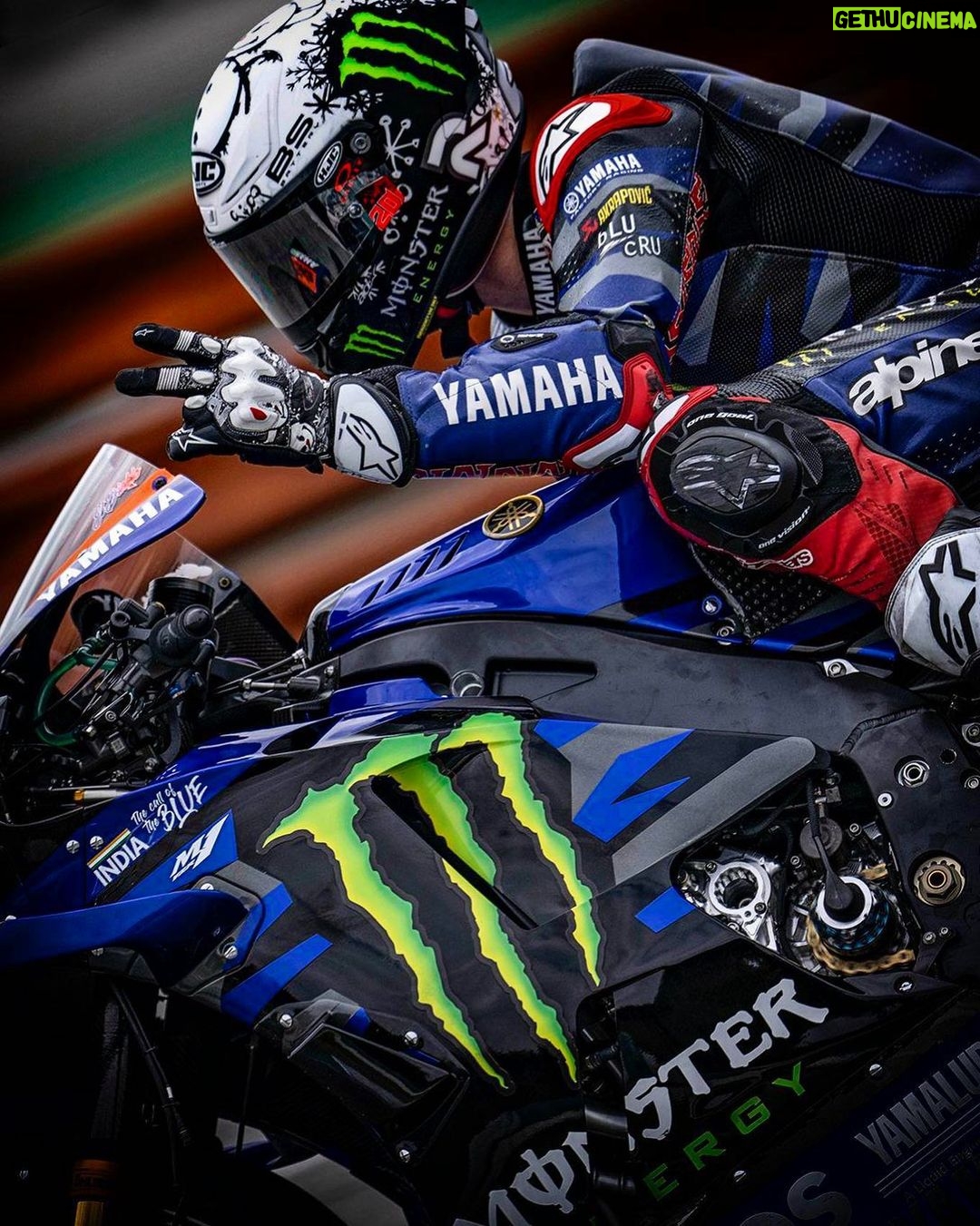 Fabio Quartararo Instagram - Day ✌🏼 ! Not much work done today unfortunately but we still have 3 more days 😈