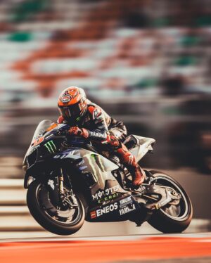Fabio Quartararo Instagram - P8 on the grid. Considering the long straights and acceleration we did our best. ✌🏼