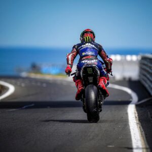 Fabio Quartararo Instagram - Didn’t expect to struggle that much… Due to bad weather on Sunday we will have the long race tomorrow. Hopefully we can find something in the morning session ✌🏼