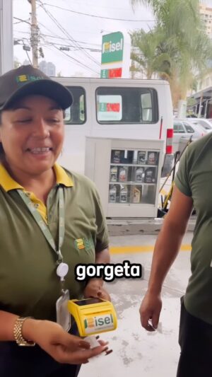 Fabrício Werdum Instagram - UMA PEQUENA AJUDA PODE MUDAR O DIA DE UMA PESSOA!

Obs: Para os c* de cachorro de plantão, faça sua boa ação! Abraço para todos #CDC 😂