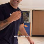 Fabrício Werdum Instagram – “Quem sou eu?” 2/2: Oferecimento @estrelabet ⭐️
Nem no meu shopping posso gravar… tudo errado mesmo 😂😂
Marque um amigo aí nos comentários que você aposta que me reconheceria 👀🥊
#WerdumNaEstrelaBet