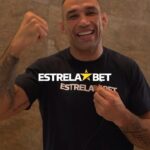 Fabrício Werdum Instagram - “Quem sou eu?” Oferecimento: @estrelabet 😂 Acho que to com moral na Ilha da Magia, heinnn!? Marque um amigo aí nos comentários que você aposta que me reconheceria na rua! 👀⭐️ E obrigado, @beiramarshopping pelo espaço e parabéns pelos 30 anos #WerdumNaEstrelaBet