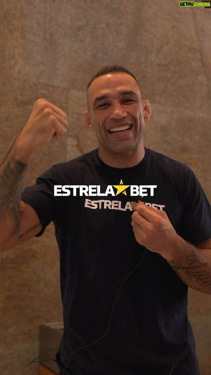 Fabrício Werdum Instagram - “Quem sou eu?” Oferecimento: @estrelabet 😂 Acho que to com moral na Ilha da Magia, heinnn!? Marque um amigo aí nos comentários que você aposta que me reconheceria na rua! 👀⭐️ E obrigado, @beiramarshopping pelo espaço e parabéns pelos 30 anos #WerdumNaEstrelaBet