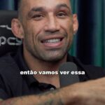 Fabrício Werdum Instagram - Previsões UFC 294, entre Makhachev x Volkanovski Não queria dizer nada, mas o último eu acertei 4 das 5 lutas 🤣 Acessem o site da @estrelabet e dêem uma conferida nesse evento! Heyyy 👊🏻 #WerdumNaEstrelaBet