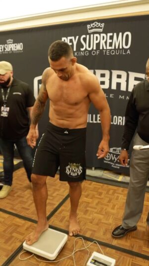 Fabrício Werdum Instagram - The other half of your main event is ready and on weight!
Fabricio Werdum coming in at 245.8

Tickets to this event are on SALE NOW! Secure yours through link in bio‼️

Presented by @reysupremousa 
🗓️ Friday, September 8th 
🎟️ Ticket link in bio
🏟️ VyStar Veterans Memorial Arena 
📍 Jacksonville, FL

Also tune in tonight live from YouTube for our Ceremonial Weigh-ins

#gamebredbareknucklemma