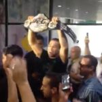 Fabrício Werdum Instagram - Vamos relembrar quando cheguei no aeroporto de Porto Alegre depois de ser Campeão do #UFC