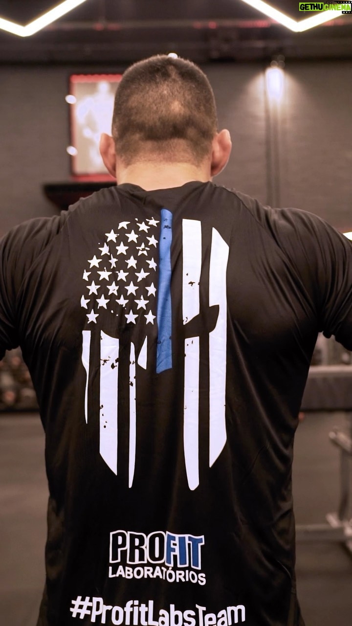 Fabrício Werdum Instagram - Emoção à vista e preparação intensa para a luta! Animado em anunciar minha nova parceria com a @profit.labs! 💥🥊 Levando esses produtos incríveis comigo para o camp da luta em Los Angeles. Preparem-se para presenciar o poder dessa colaboração no ringue! 🌟🔥
