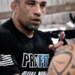 Fabrício Werdum Instagram - No episódio de hoje no canal, eu recebi @werdum no CT para iniciar a sua preparação para a sua próxima luta no evento de Jorge Masvidal, o Gamebred Bareknuckle, contra Junior Cigano em uma luta de #MMA sem luvas, que vai rolar em Setembro. Confere o vídeo completo no link na bio e comenta aqui o que você acha sobre essa luta. #jorgemasvidal #gamebred #bareknuckle