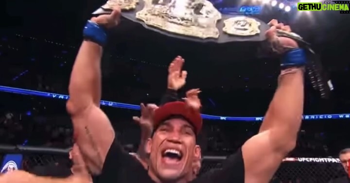 Fabrício Werdum Instagram - RESPEITA NOSSA HISTÓRIA! HEEEEYYY @kingsmma_hb @cobrinhacharles @babalusirongym @felipewerdum @ricardotestai @bettegafer @wandfc @shogunoficial @andredida
