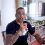 Fabrício Werdum Instagram – Fala galera, dessa vez eu ataquei de Werdum Noel na ação de Natal com a minha patrocinadora. 🎅⭐ 

Junto com a @estrelabet, montamos o Kit do campeão para presentear os 5 apostadores que mais brilharam com a gente em 2023. Da só uma olhada como foi a entrega dos kits e cadastre-se, o próximo pode ser seu. 

Quer mais, então fique ligado aqui e nas redes sociais da EstrelaBet para ver a entrega do kit no banco dos campeões. Heeeey!!! 

EstrelaBet, o brilho não para! 

Acesse o link nos Stories e cadastre-se.

#WerdumnaEstrelaBet