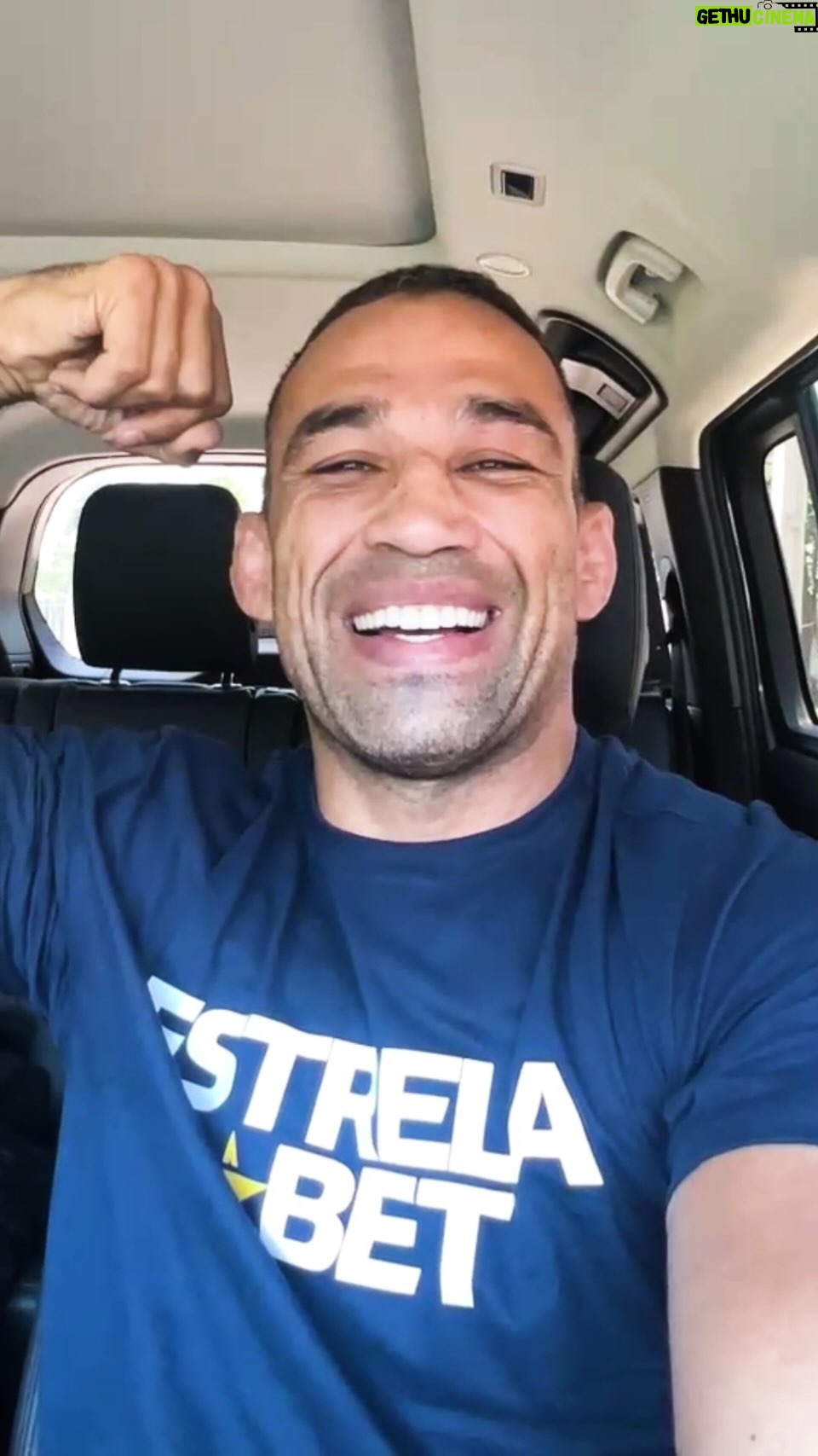 Fabrício Werdum Instagram - ⭐️🥊 Final de ano estrelado! Vem comigo, nessa super campanha de final de ano! Assista com atenção ao vídeo, e borá concorrer! EstrelaBet, o brilho não para… nem no final do ano!!! HEEEEEY! #werdumnaestrelabet
