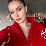 Fahriye Evcen Instagram - Happy start into the week 💋