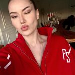 Fahriye Evcen Instagram - Happy start into the week 💋