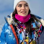 Fahriye Evcen Instagram - Say bye 👋🏻 to winter bit by bit & please phase in eagerly to spring.. 😑🍃