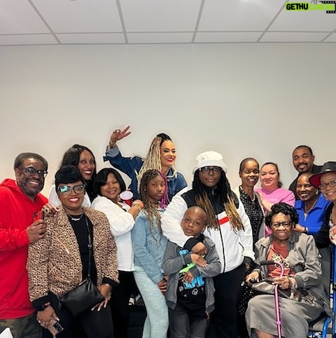Faith Evans Instagram - Brick City stand up! Thanks @newark_bethnj & #DarrellTerry for having us celebrate the opening of your new wing! #NewarkStrong #family Newark, New Jersey