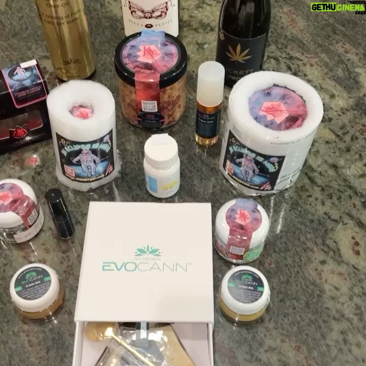 Faith Evans Instagram - My boo @jaihudson_ sent me a care box! Thanks #JkEclipse @jk_distrocalifor nia @evocann