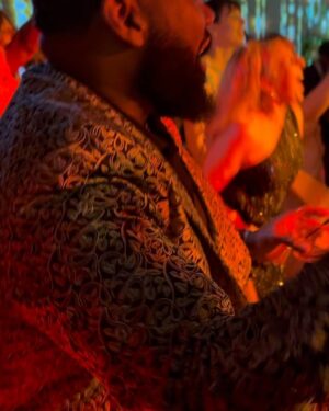 Faith Evans Instagram - Ayyyeeee!!! 1st slide: Bro @raekwon stood in for bro @carlthomasnow 
2nd slide: my twin-boo @bellaneri3 gettin it in on da floor