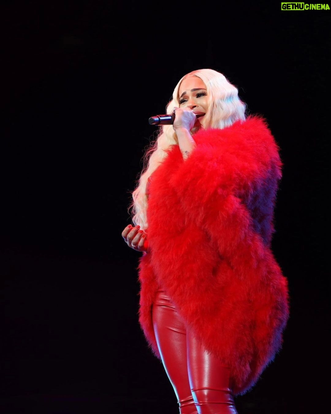 Faith Evans Instagram - You already know it's #BigFizzyFromDaBricks! πΈ: @flowgenius π: @kayemakeup ππΌββοΈ: @busyb80 X @boujeenbk π: @j_casso X @atibanewsome π: @mathiasthejeweler Brooklyn, New York