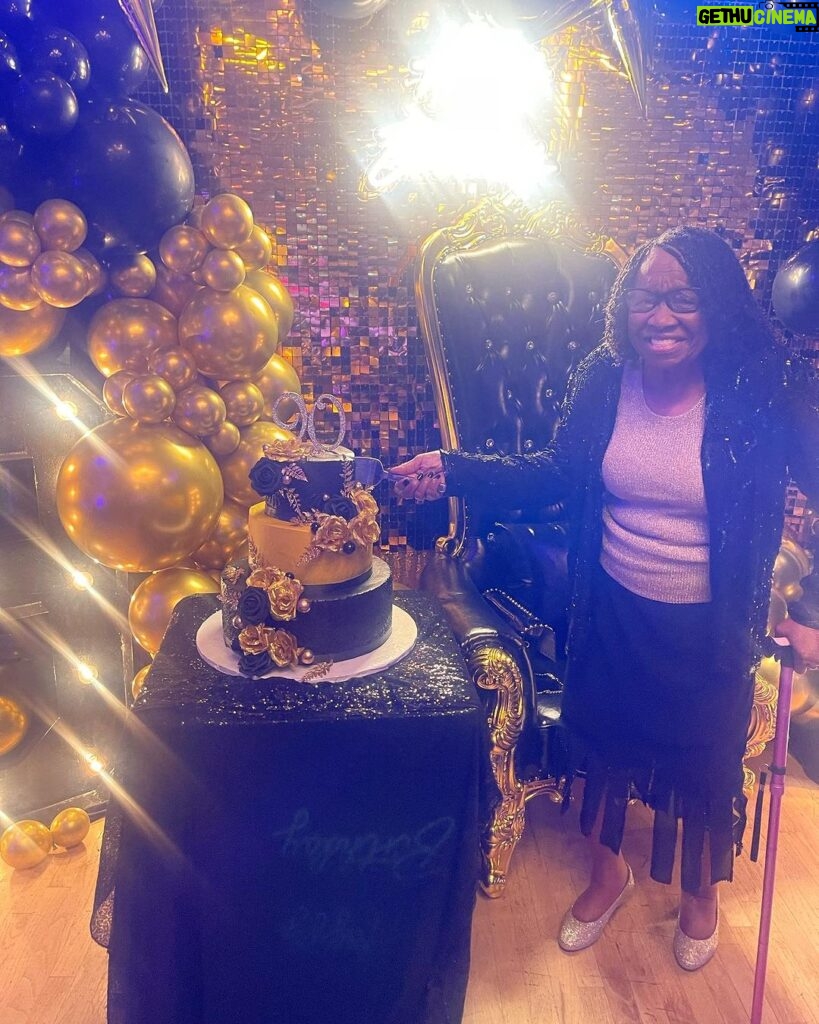 Faith Evans Instagram - We celebrated mommy’s 90th birthday last night! Queen @johnniemaekennedy we love you & hope you enjoyed your day! ❤️ Newark, New Jersey