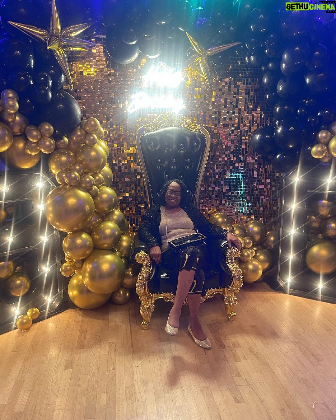 Faith Evans Instagram - We celebrated mommy’s 90th birthday last night! Queen @johnniemaekennedy we love you & hope you enjoyed your day! ❤️ Newark, New Jersey