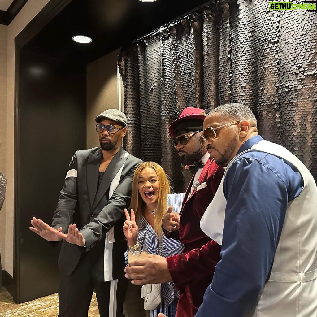 Faith Evans Instagram - Good times at the celebration of love for Mr & Mrs Woods! Thanks bro @raekwon & wifey for having me! 📸 @amber4hair & @ugod_zilla Dallas, Texas