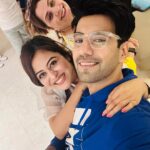Falaq Naaz Instagram - Post Birthday celebration 🥳 Mera birthday nahi @khalidoon1 ji ka birthday 🤭😃😍 . . . #saakk #reunion #falaqnaaz #aboutlastnight #foryou #explore