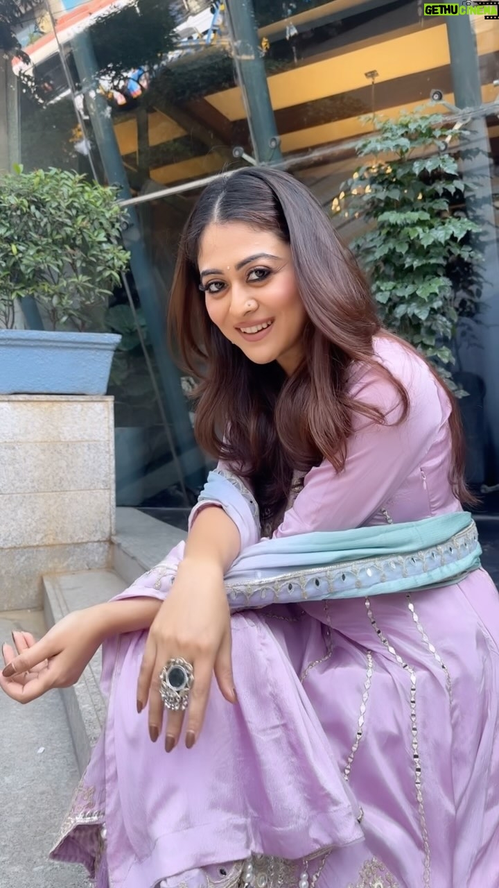 Falaq Naaz - 86.8K Likes - 💕
.
.
.
Outfit-: @shivaliahmedabad
Styled by-: @styleby_shivi
Outfit pr-: @sonyashaikh
Accessories-: @uniquecollection.2020
📷-: @theadywisee
Location-: @mitronandheri PR-: @maverick.communication01
Mua-: @vanshikhachanglanimua managed by-: @trending_influencers
.
.
.
#trendingreels #falaqnaazz #foryou #explore #shayari #viral #réel