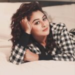 Falaq Naaz Instagram - Je T’aime 💕 . . . Outfit-: @trenbee_ Mua-: @vanshikhachanglanimua managed by -: @trending_influencers PC-: @lsd.photography.official . . . #instapost #falaqnaaz #outfit #lookoftheday #curlyhair #styling