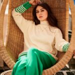 Falaq Naaz Instagram - Tangled in tinsel✨🎄❤️💚 . . Managed by : @tendenza_media @trending_influencers Photography :@mirajverma_photography Makeup & Hair : @vanshikhachanglanimua Outfit : @trenbee_ Location : @truetrammtrunk @puneetgidwani . . #pictureoftheday #falaqnaaz #christmas #season #decembervibes🎄 #foryou #explore #trendingnow