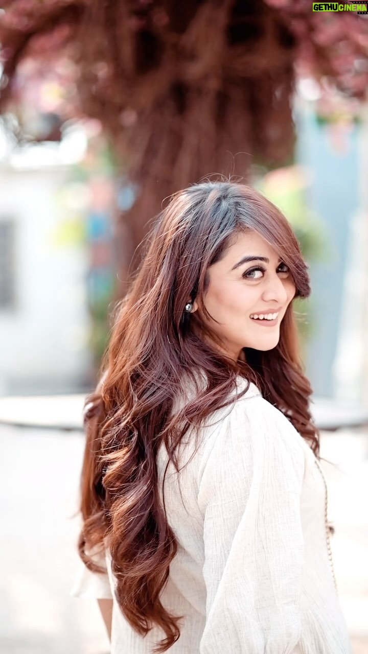 Falaq Naaz - 95K Likes - ✨✨
.
.
.
Managed by : @tendenza_media @trending_influencers
Photography :@mirajverma_photography
Makeup & Hair : @vanshikhachanglanimua
Outfit : @wearjiti X pr @oakpinionpr
Location : @truetrammtrunk
@puneetgidwani
.
.
#reelitfeelit #falaqnaaz #trendingreels #foryou #explore #outfit #ootd #fashion