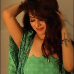 Falaq Naaz Instagram - ✨✨ . . Outfit-: @kalakaaribysagarika PR-: @dinky_nirh 📸-: @portraitdeewana Makeup and hair-: @blush_on_by_shrutishah @lavish_beauties_by_lavanya Managed by-: @trending_influencers . . . #pic #falaqnaaz #outfit #look #lookdodia #trendingreels #reels #foryou #explore #westernlook
