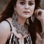 Falaq Naaz Instagram - Akhiyan ch tu wasda 🖤♠️ . . . Outfit-: @aksbynidhi Outfit PR-: @dinky_nirh Accessories-: @rubans.in X @oakpinionpr Makeup & Hair : @vanshikhachanglanimua Photography :@portraitdeewana Managed By : @trending_influencers . . . #réel #falaqnaaz #fashion #banjaralook #falaqkifauj #trendingreels #explore #viral #foryou #look #indian #aesthetic