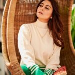 Falaq Naaz Instagram - Tangled in tinsel✨🎄❤️💚 . . Managed by : @tendenza_media @trending_influencers Photography :@mirajverma_photography Makeup & Hair : @vanshikhachanglanimua Outfit : @trenbee_ Location : @truetrammtrunk @puneetgidwani . . #pictureoftheday #falaqnaaz #christmas #season #decembervibes🎄 #foryou #explore #trendingnow