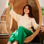 Falaq Naaz Instagram - Tangled in tinsel✨🎄❤️💚 . . Managed by : @tendenza_media @trending_influencers Photography :@mirajverma_photography Makeup & Hair : @vanshikhachanglanimua Outfit : @trenbee_ Location : @truetrammtrunk @puneetgidwani . . #pictureoftheday #falaqnaaz #christmas #season #decembervibes🎄 #foryou #explore #trendingnow