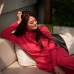 Falaq Naaz Instagram - 💕💕💕💕 . . . Managed by : @tendenza_media @trending_influencers Photography :@mirajverma_photography Makeup & Hair : @vanshikhachanglanimua Outfit : @trenbee_ Location : @truetrammtrunk @puneetgidwani . . . #newpost #falaqnaaz #wintervibes #picoftheday #sunkissed #morningvibes #foryou #explore #outfitoftheday