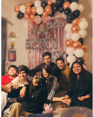 Falaq Naaz Instagram - Thank you each one of you for making my birthday so special ❤️I miss you @sheezan9 ❤️ @kehekshan18 @manjarimukul @avinashsachdev @debattama_sah @hitesh_bharadwaj @anujkohli_ak @khalidoon1 @madeehanaazz18 @ahaanm9  I love you all❤️❤️🤗🤗 #birthday2023