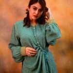 Falaq Naaz Instagram - Saanu teri akh de ishaare maarde 🤌🏻❤️😘 . . . Outfit-: @sandhyashah.shah Styled by-: @styleby_shivi Outfit PR-: @sonyashaikh . . . #instapost #falaqnaaz #foryou #pictures #styling #explore #trending