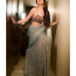 Falaq Naaz Instagram - Moyo pritiazhenie✨ . . Exclusively styled by @kapoormohit888 Wearing @vastra.malamunde Photography @portaitdeewana Makeup by @facestoriesbyaqsa Hair @getreadywithbunty Location @goldfinchmumbai . . #falaqnaaz #instapost #trending #saree #cocktaillook #fashion #vibes #styling #fashionstyle #photography #lookoftheday