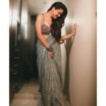 Falaq Naaz Instagram - Moyo pritiazhenie✨ . . Exclusively styled by @kapoormohit888 Wearing @vastra.malamunde Photography @portaitdeewana Makeup by @facestoriesbyaqsa Hair @getreadywithbunty Location @goldfinchmumbai . . #falaqnaaz #instapost #trending #saree #cocktaillook #fashion #vibes #styling #fashionstyle #photography #lookoftheday