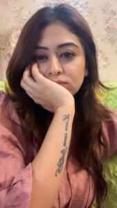 Falaq Naaz Instagram - Dimag ki dahi kar di chapaak chapaak karke.. abey jeene do machhli ko🥴 . . . #réel #comedy #falaqnaaz #foryou #trendingreels #explore #viral #machli